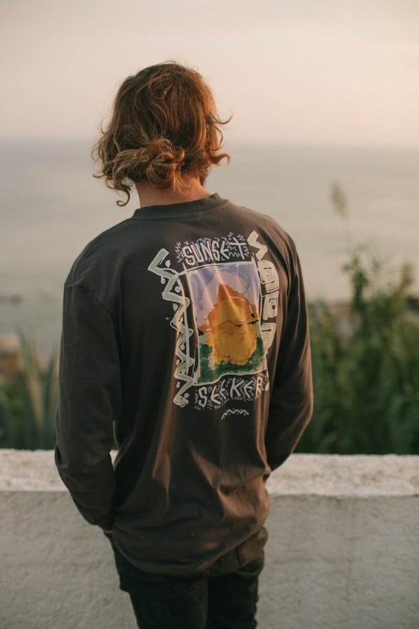 Sunset Seeker LongSleeve - Stone Grey - LAB10streetwear