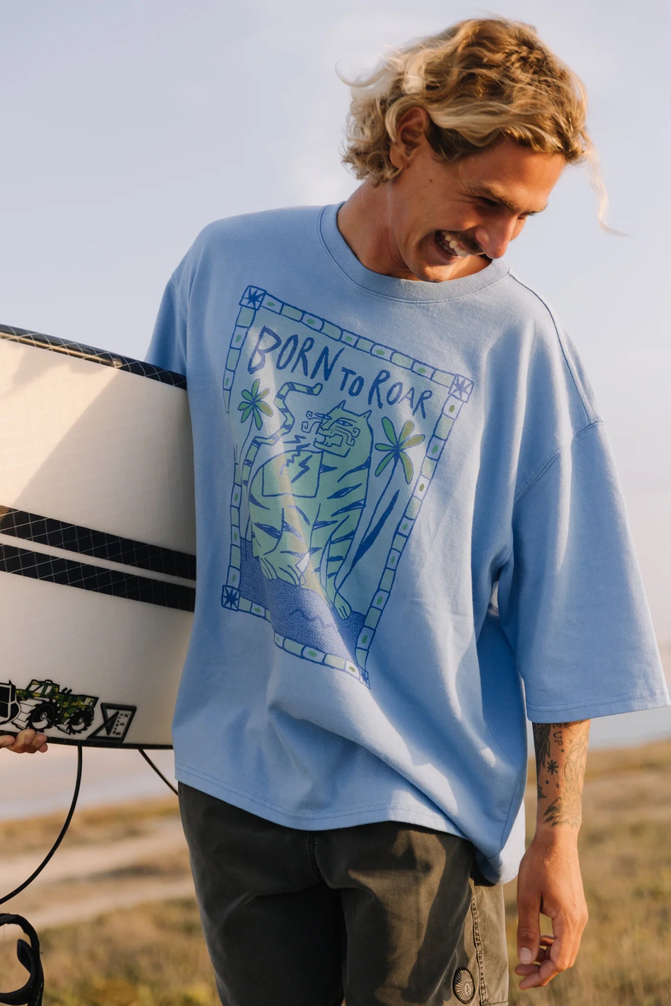 surf.inc Born To Roar Box Tee - Denim Blue -lab10streetwear.nl
